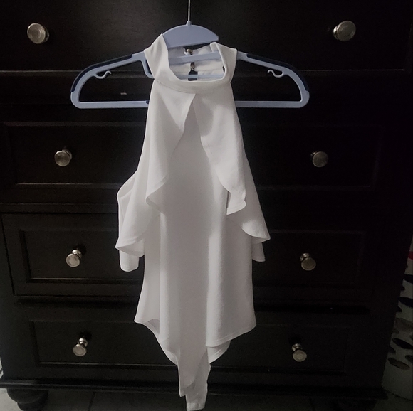 Elegant Sleeveless Bodysuit - Picture 1 of 1